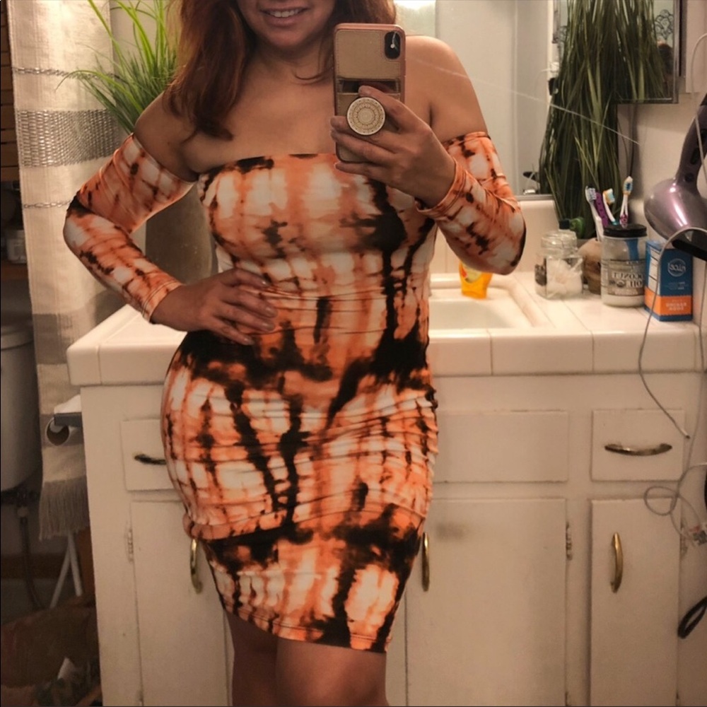 New Fashion nova Dress Size L